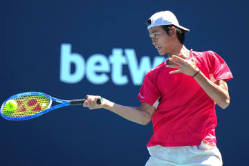 日本男子テニス期待の19歳、坂本怜が米国のチャレンジャー大会で優勝！試合後は恒例の“侍ポーズ”も披露＜SMASH＞