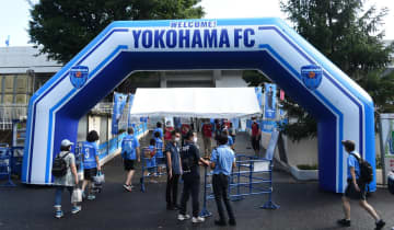 Ｊ１横浜Ｍ　サッカーファンの「勝ち点剥奪」議論沸騰　横浜ダービーの花火＆発煙筒問題で