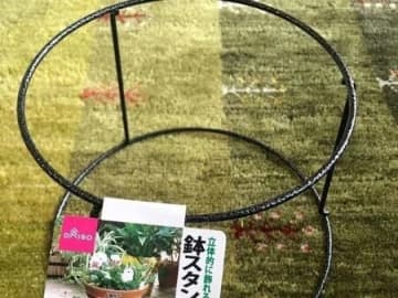 【ダイソー】110円でこの高見え感♡家にあるもので『鉢スタンド』が素敵インテリアに大変身！