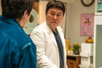 映画「ゾンビになってしまった私の娘」ユン・ギョンホ、チョ・ジョンソクの助力者として大活躍