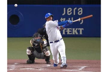 「え？」「どういうこと!?」　日本球界に届いた電撃ニュースX騒然、元中日助っ人がDeNA入りと米報道