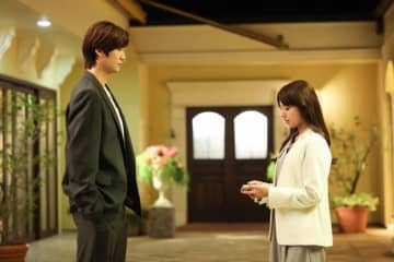 『初恋DOGs』第2話　“愛子”清原果耶、“ソハ”ナ・イヌからドライブに誘われる