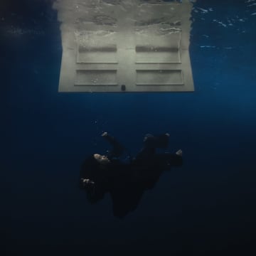 ビリー・アイリッシュ、最新ALのジャパニーズ・アニヴァーサリー盤＆来日記念帯付き限定盤LPリリース決定