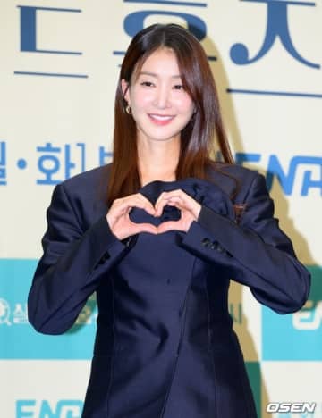 イ・シヨン、体外受精で第2子を妊娠…離婚した夫の同意はなし「責任は全て私が負う」