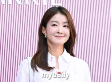 イ・シヨン、元夫の同意なしに体外受精で第2子妊娠…ネット上では賛否の声