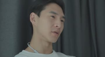 登録者205万人の韓国ユーチューバー、公約通りチャンネル削除し涙　新人として再出発へ