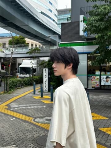 TOMORROW X TOGETHER ボムギュ、日本滞在ショットを公開…遊び心あふれる投稿に注目