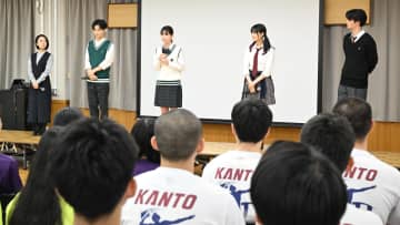 新ドラマ『ちはやふる－めぐり－』當真あみ、原菜乃華、上白石萌音らがサプライズ登場！「ちょっと鳥肌が立っています」【第1話学生試写会】