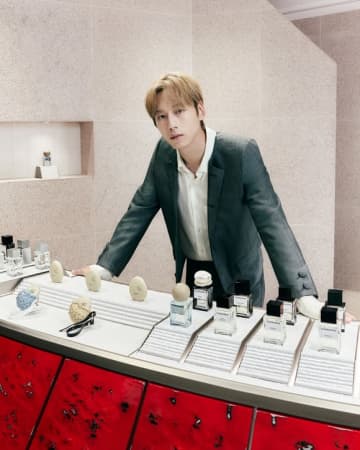 坂口健太郎「TAMBURINS」渋谷ラッグシップストアを訪問！店舗前はファンで大混雑