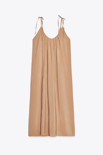 「夏服、全然買ってない、、」→【ZARA】ゆるっとオシャレな「キャミワンピ」がおすすめ！