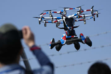「空飛ぶクルマ」デモ飛行再開へ　万博、機体損傷で中断
