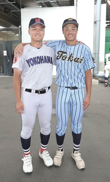 7年前の万波と森下の再来？　横浜・阿部葉と東海大相模・中村ががっちり握手