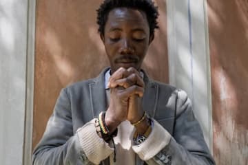 「僕は、生きている」──拷問を生き延び、地中海を渡った難民・移民の“痛み”と“希望”