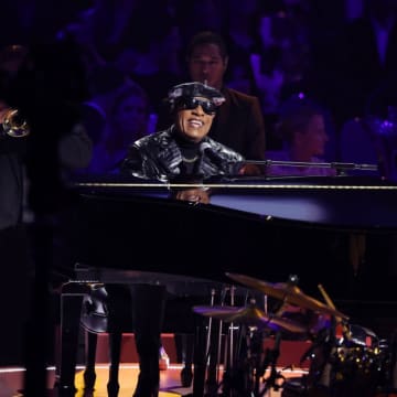 スティーヴィー・ワンダー、世界の指導者に「しっかりしろ」と叱咤