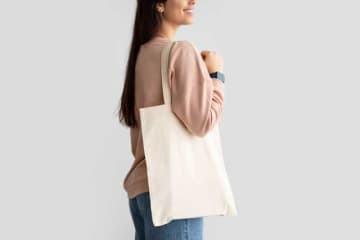 英語「I go through my bag」の意味って？