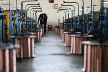 トランプ氏、「銅に５０％の関税」表明　医薬品には２００％