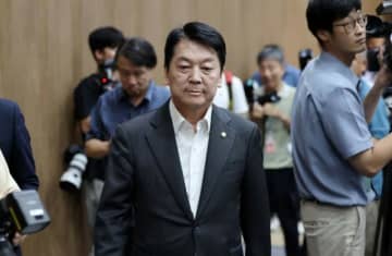 安哲秀国民の力議員「金文洙、韓東勲、天秤にかけるのはやめて全党大会に出よう」＝韓国