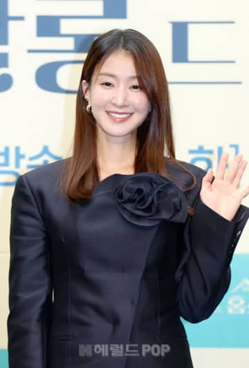 イ・シヨン、前夫との冷凍胚で第2子妊娠に「おめでとう」vs「利己的」と意見が真っ二つ…前夫は「責任を果たす」と立場明かす