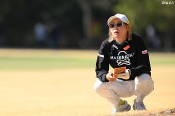 金田久美子のキャディバッグにギリシア神話の怪物・メドゥーサ登場！ 「毒々しさが自分ぽくてお気に入り」