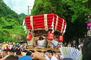 【2025年版】大阪の夏祭り12選！天神祭・ゆかた祭りなど日程も紹介