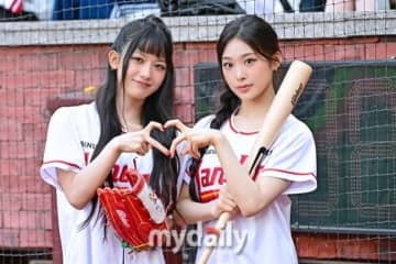 【PHOTO】Baby DONT Cry クミ&ベニ、始球式に登場…フレッシュな魅力