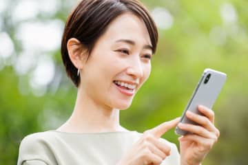 【スマホの超カンタン活用術】LINEでできる「シニアのあるある悩み」解消法とは？