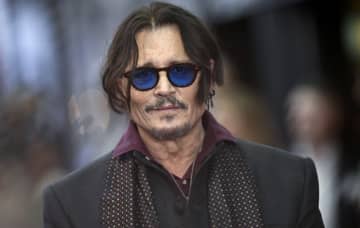 ジョニー・デップ、62歳になった現在の姿…28年ぶり監督作のプレミアで笑み