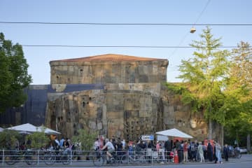 途上国アーティストが窮地に　対外援助より軍事費優先するスイス