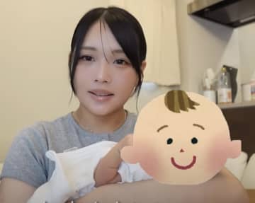 【ママ、デビュー】人気YouTuberるな、第一子出産を“涙で”報告。壮絶な体験と“初めて見る母の表情”に感動の嵐