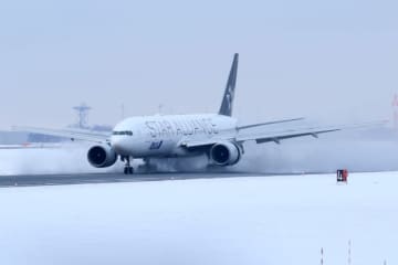 新千歳空港、「着陸誘導装置」更新工事を8月から実施 悪天時の着陸に影響も