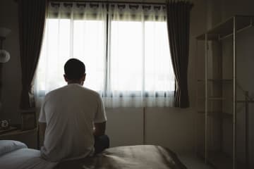 谷崎潤一郎の『恐怖』あらすじ紹介。主人公が患う「鉄道病」とは？ 人間の心の闇と恐怖に迫る物語