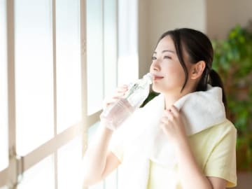 「スポーツドリンクで水分補給」は要注意！ 熱中症を防ぐ正しい水分のとり方は？