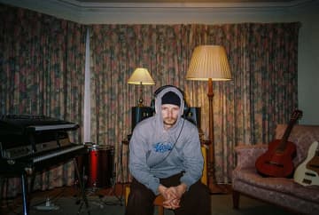 マム・トゥーディー、今年リリース予定のEPから新曲「Devil On My Shoulder」をリリース