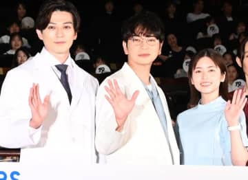 新田真剣佑、松本潤とかるた対決企画に挑戦「かるただけは手を抜けない」と勝利