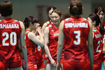 【バレー女子NL】日本ストレート勝利 佐藤淑乃が両チームトップ19得点の活躍 秋本美空も得点【日本ラウンド開幕戦】