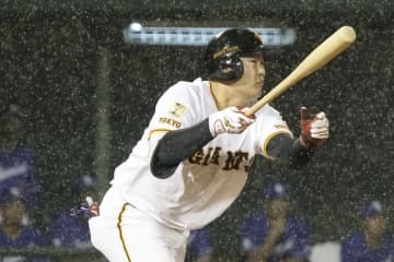 巨人・荒巻、プロ“初”本塁打&“初”猛打賞！佐々木氏「持ってるものは素晴らしい」