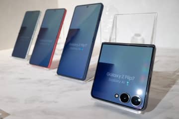 サムスン、画面大型化の縦折りスマホ「Galaxy Z Flip7」。カバーディスプレイがフルスクリーンに