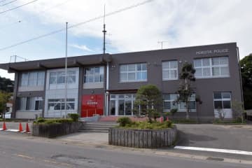 鉾田の畑に身元不明遺体　茨城
