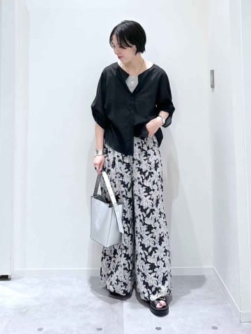 【グローバルワーク】「イージーパンツ」で作る「大人っぽコーデ」