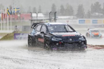 急きょ「EV回帰」決断のKMSが地元戦で躍動。“絶対王者”が復活の完勝劇／WorldRX第2戦