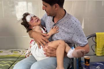 ガザ：爆撃による犠牲者の約半数は子ども──国境なき医師団の職員と家族への調査から明らかに