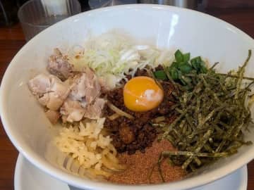 【神保町】鰹節の旨味が爆発！行列ができるまぜそばラーメン専門店「鰹が昇るまで」に行ってみた
