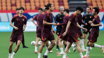 日本代表と対戦する中国、「選手1人あたり28個もスーツケースを持ち込んでる」とウソ報道されていた…なぜ？