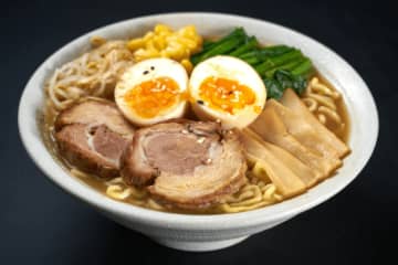 【ラーメンの日】あなたの“サッポロ一番”が、ラーメン二郎に勝つかもしれない「悪魔的裏技」リスト