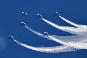いよいよ大阪･関西万博のブルーインパルス飛行！どこで見られるの？ 阪神高速PA7カ所を閉鎖･大阪メトロで入場規制の可能性