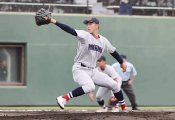 【激戦・高校野球神奈川大会】「春夏連覇」目指す横浜高校がコールド発進、初回連打で一挙6得点　