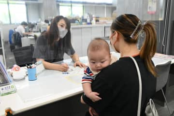 《連載:いばらき暮らしいま　’25参院選》(4)　「子育てにお金かかりすぎ。次の出産考えられない」