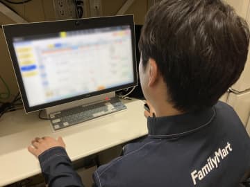 ファミマ、「AIレコメンド発注」導入　”お手本”を提案