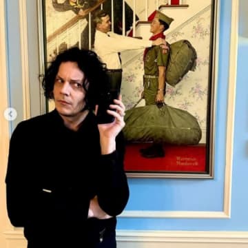 ジャック・ホワイト、50歳にして「しぶしぶ」スマホデビュー