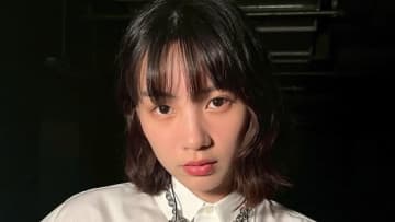のん 超ミニ丈スカート×ロングブーツでほっそり美脚を披露！「とても素敵」「やっぱ、のんちゃんカッケーや」などとファン絶賛